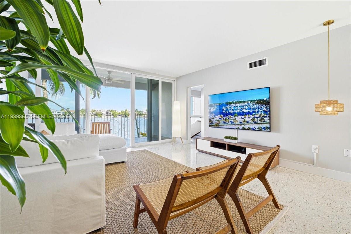 SUNRISE BAY CLUB CO-OP - Residential