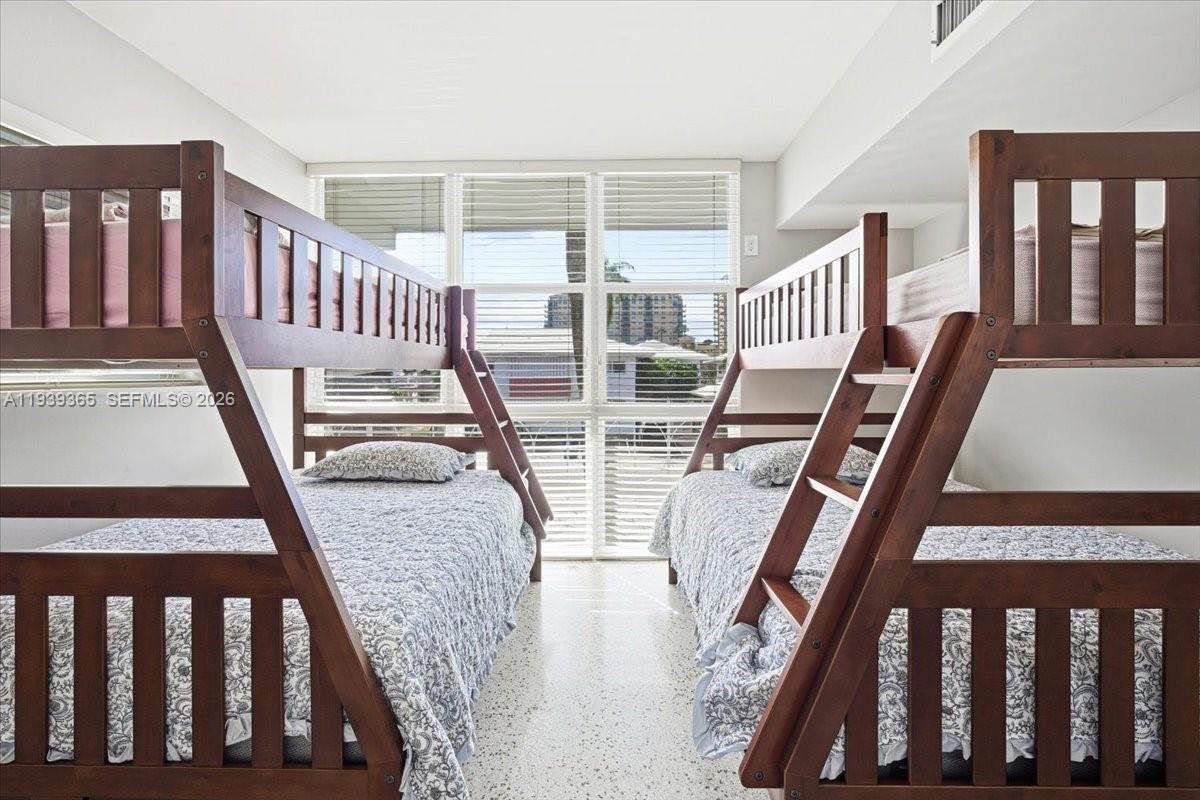 SUNRISE BAY CLUB CO-OP - Residential