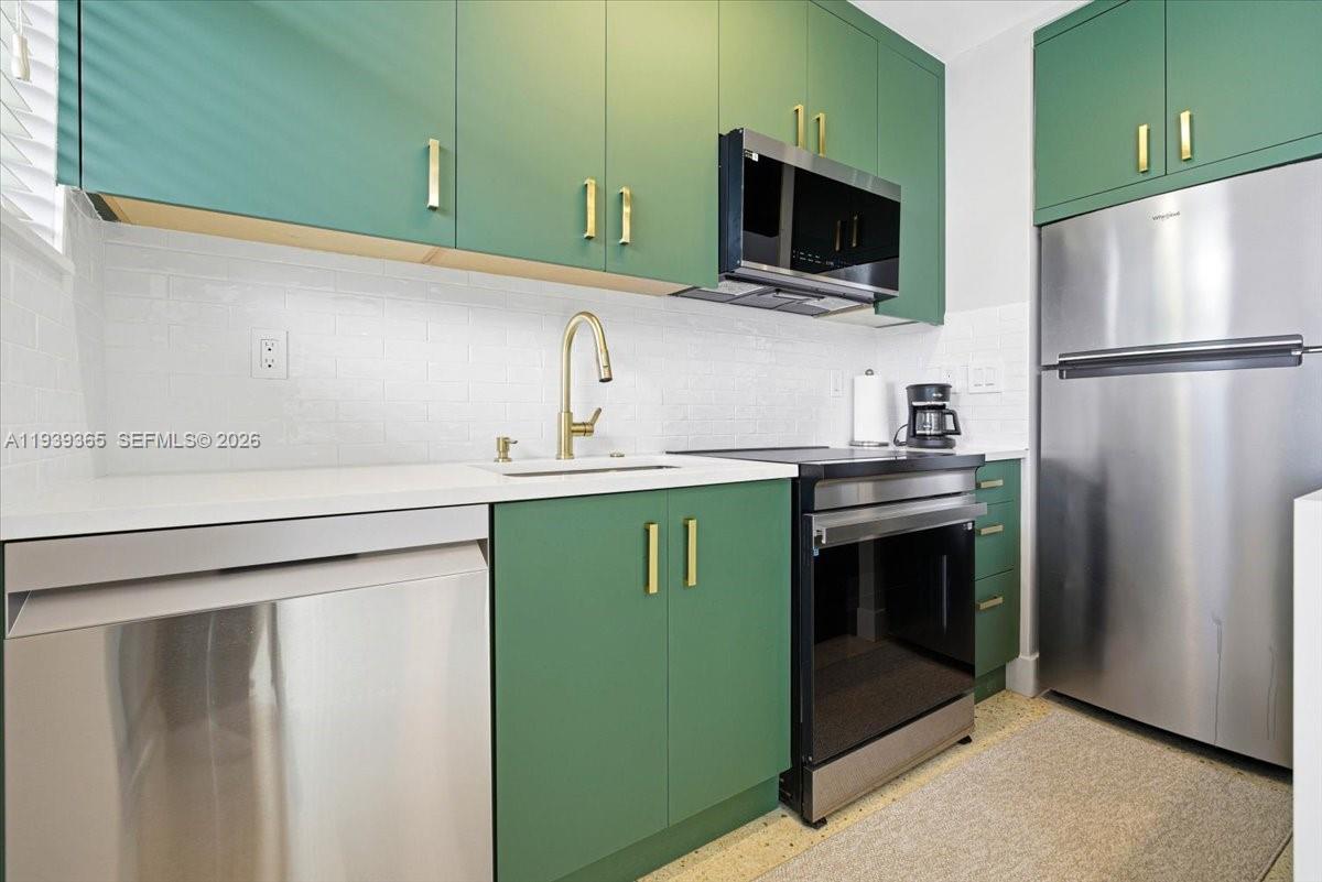 SUNRISE BAY CLUB CO-OP - Residential