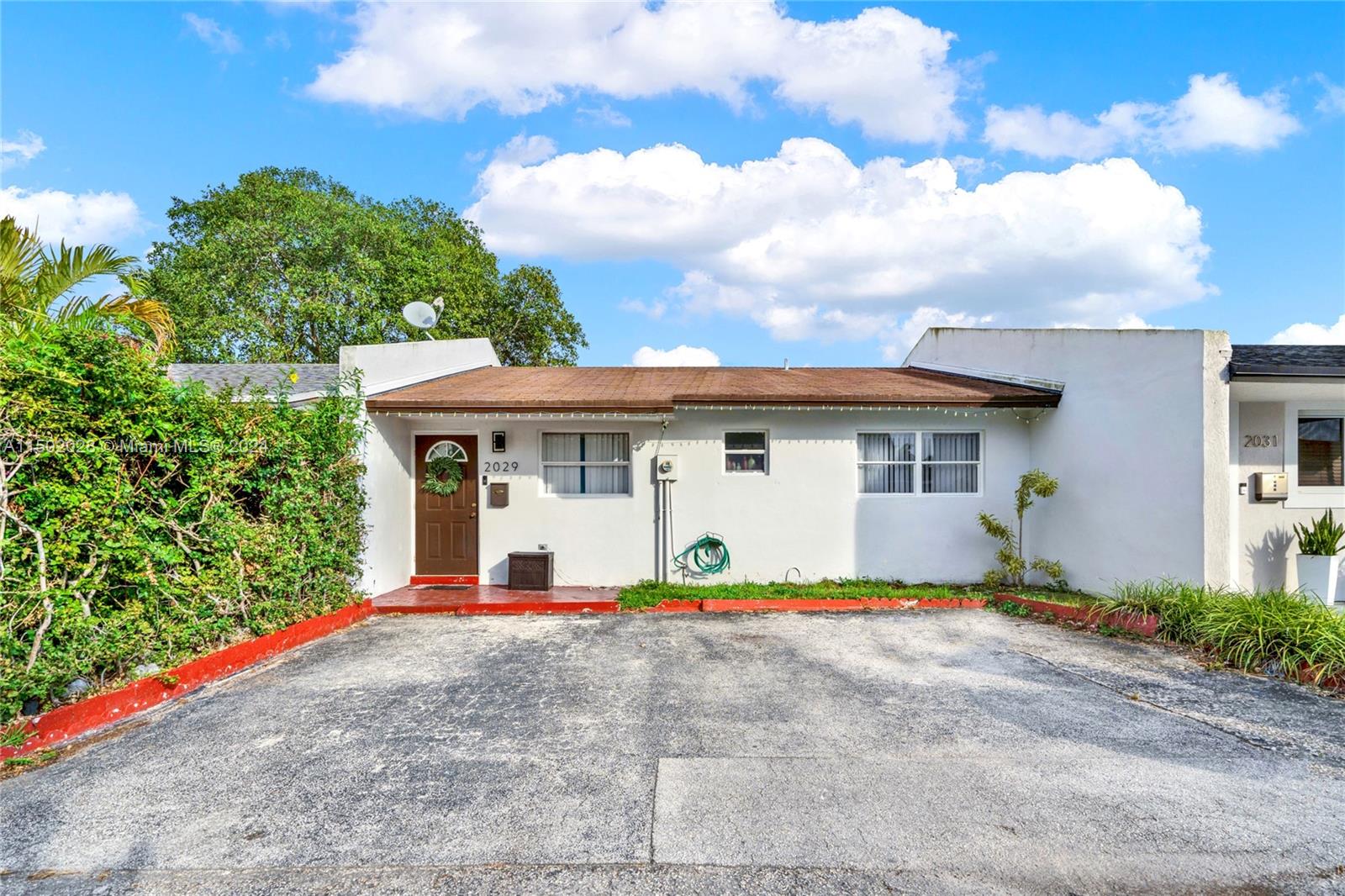SUMMER GROVE - Residential