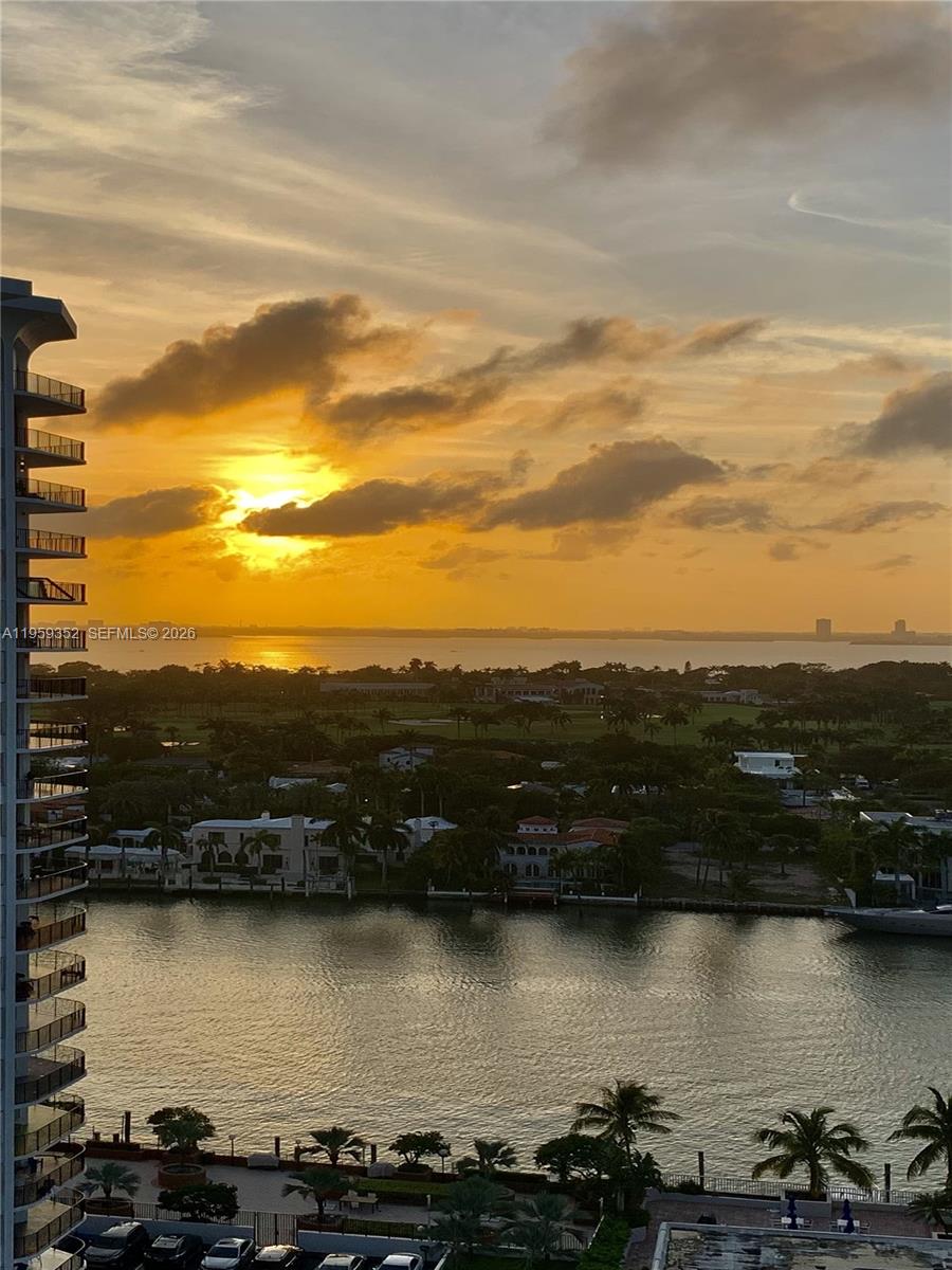 5701 Collins Ave 1705