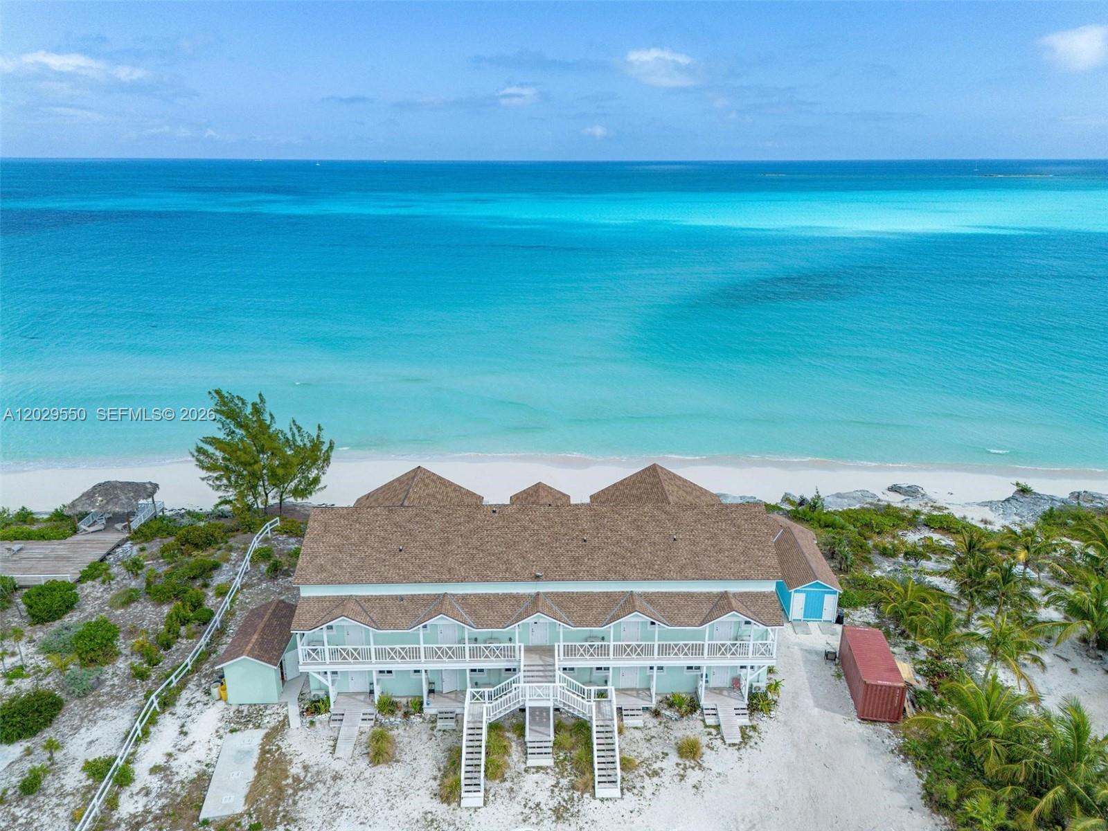 BERRY ISLAND BAHAMAS BERRY ISLAND RESORT HOTEL - Image 1