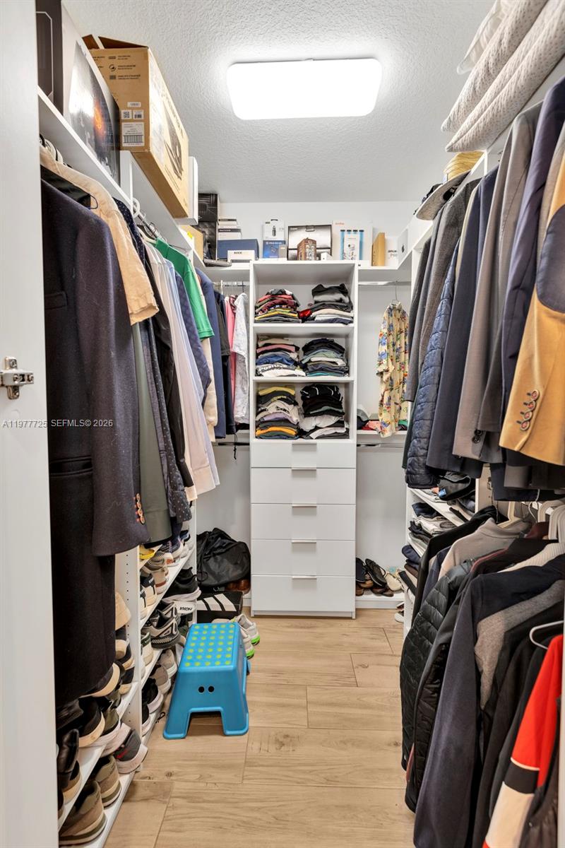 COUNTRY ISLES - Residential