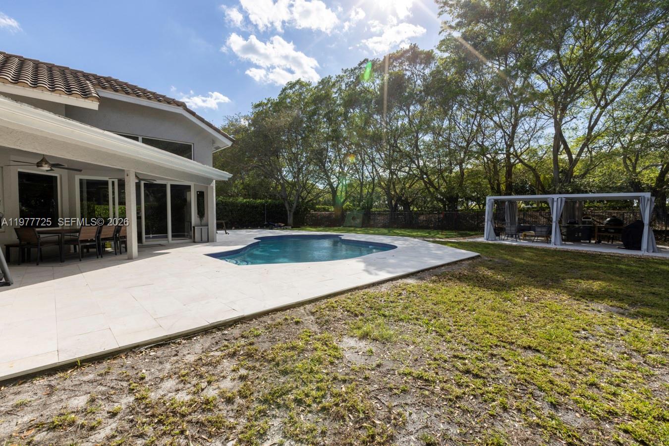 COUNTRY ISLES - Residential