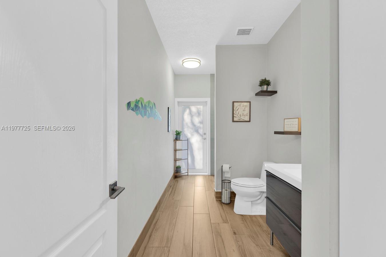 COUNTRY ISLES - Residential