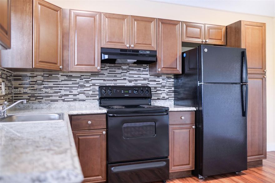 Fantastic 1 bedroom 1 bathroom unit in Ft. Lauderdale. Unit has wood floors, updated kitchen, community pool and laundry facility.