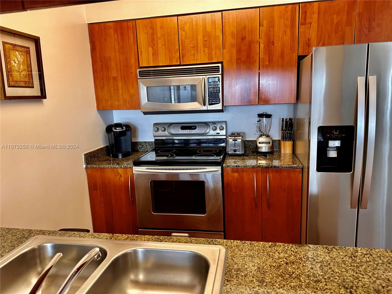THE CLUB AT BRICKELL BAY - Residential Lease