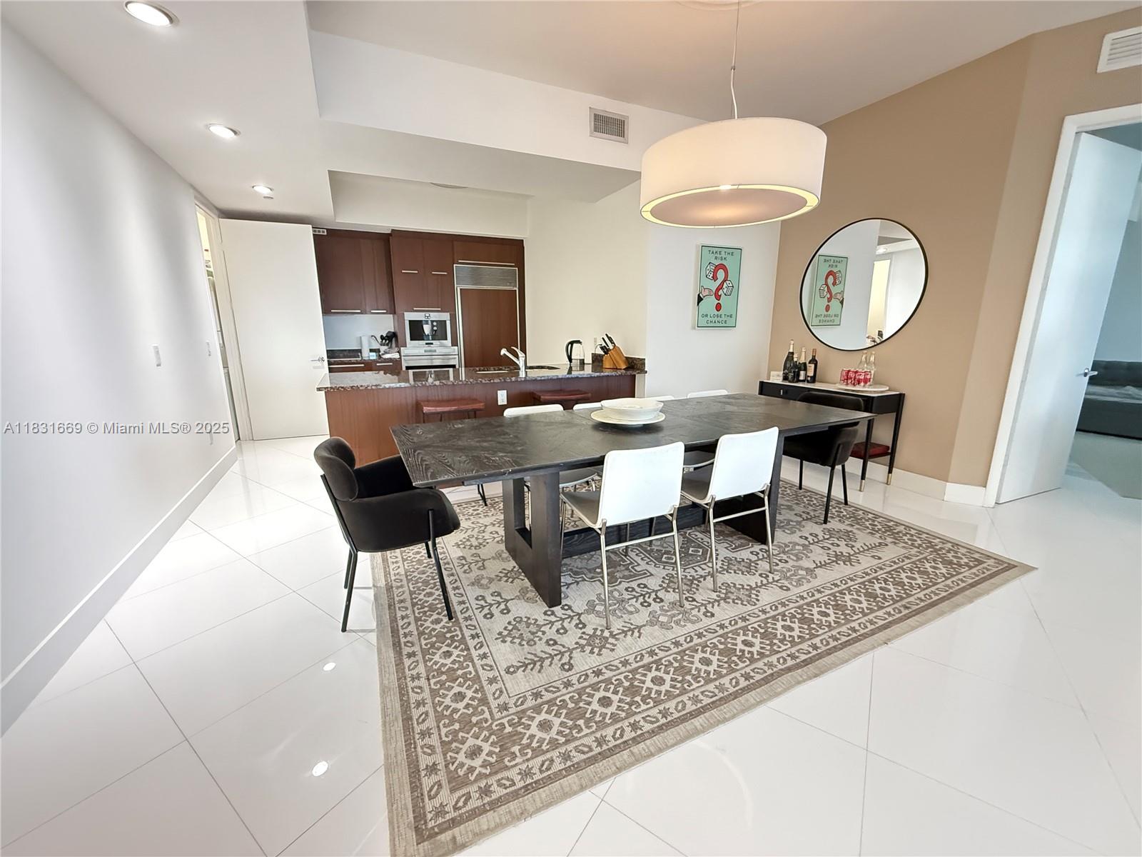15811 Collins Ave 507