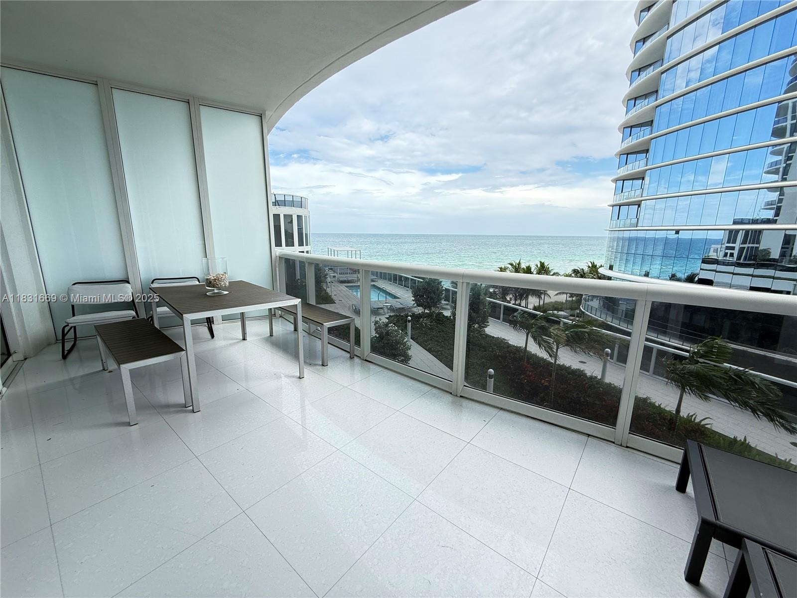 15811 Collins Ave 507