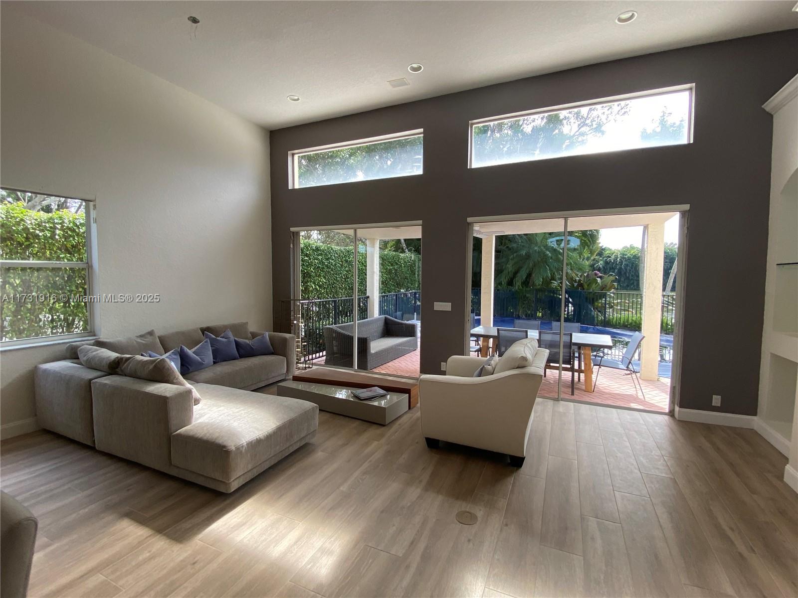 IBIS GOLF AND COUNTRY CLU - Residential Lease