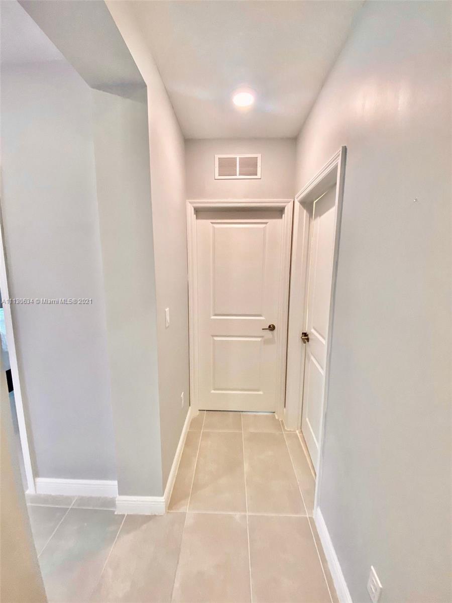 CRYSTAL LAKE 1ST - Residential