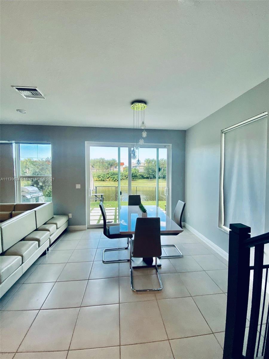 CRYSTAL LAKE 1ST - Residential