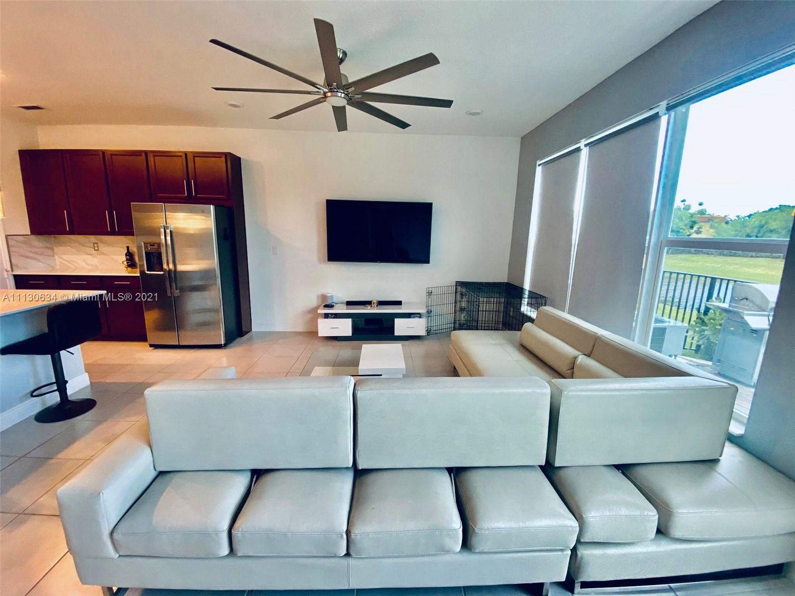 CRYSTAL LAKE 1ST - Residential