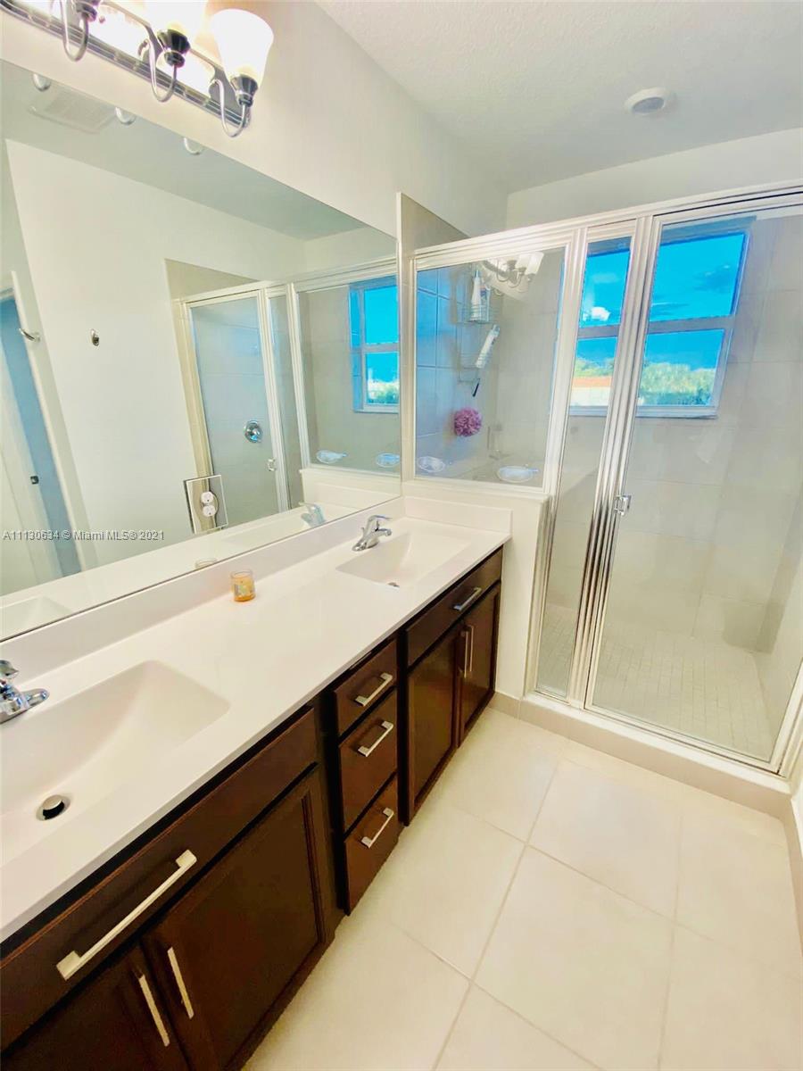 CRYSTAL LAKE 1ST - Residential