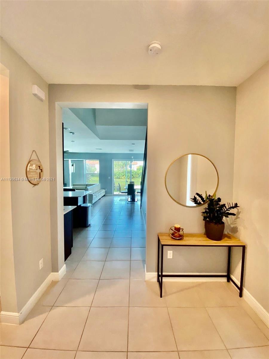 CRYSTAL LAKE 1ST - Residential