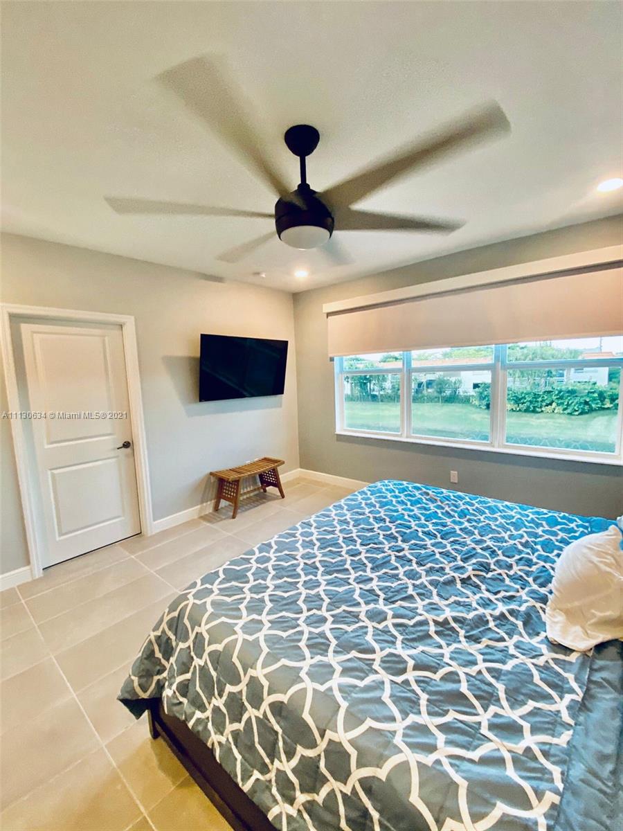 CRYSTAL LAKE 1ST - Residential