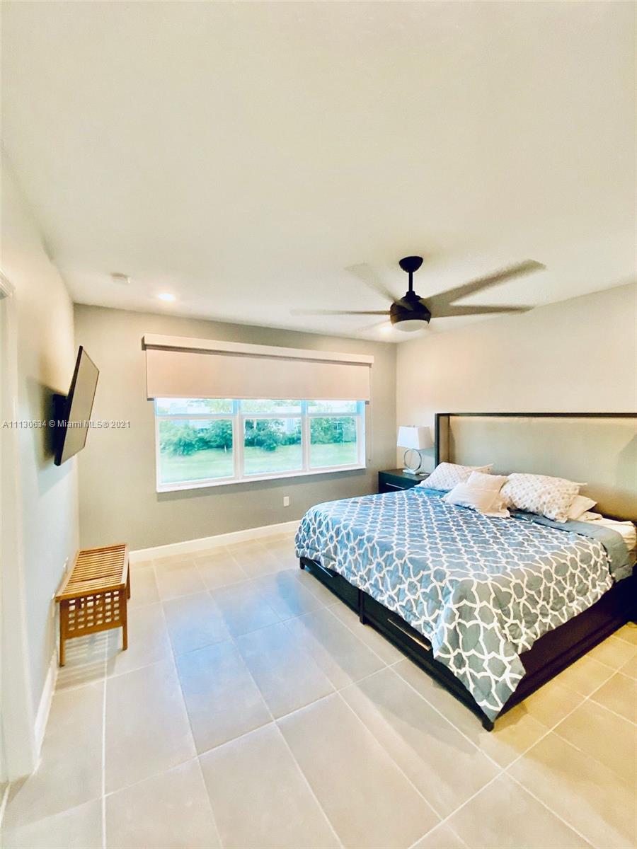 CRYSTAL LAKE 1ST - Residential