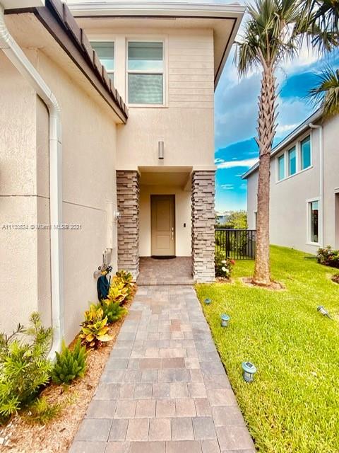 CRYSTAL LAKE 1ST - Residential