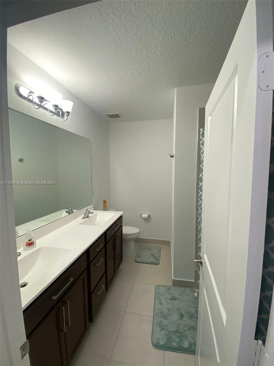 CRYSTAL LAKE 1ST - Residential
