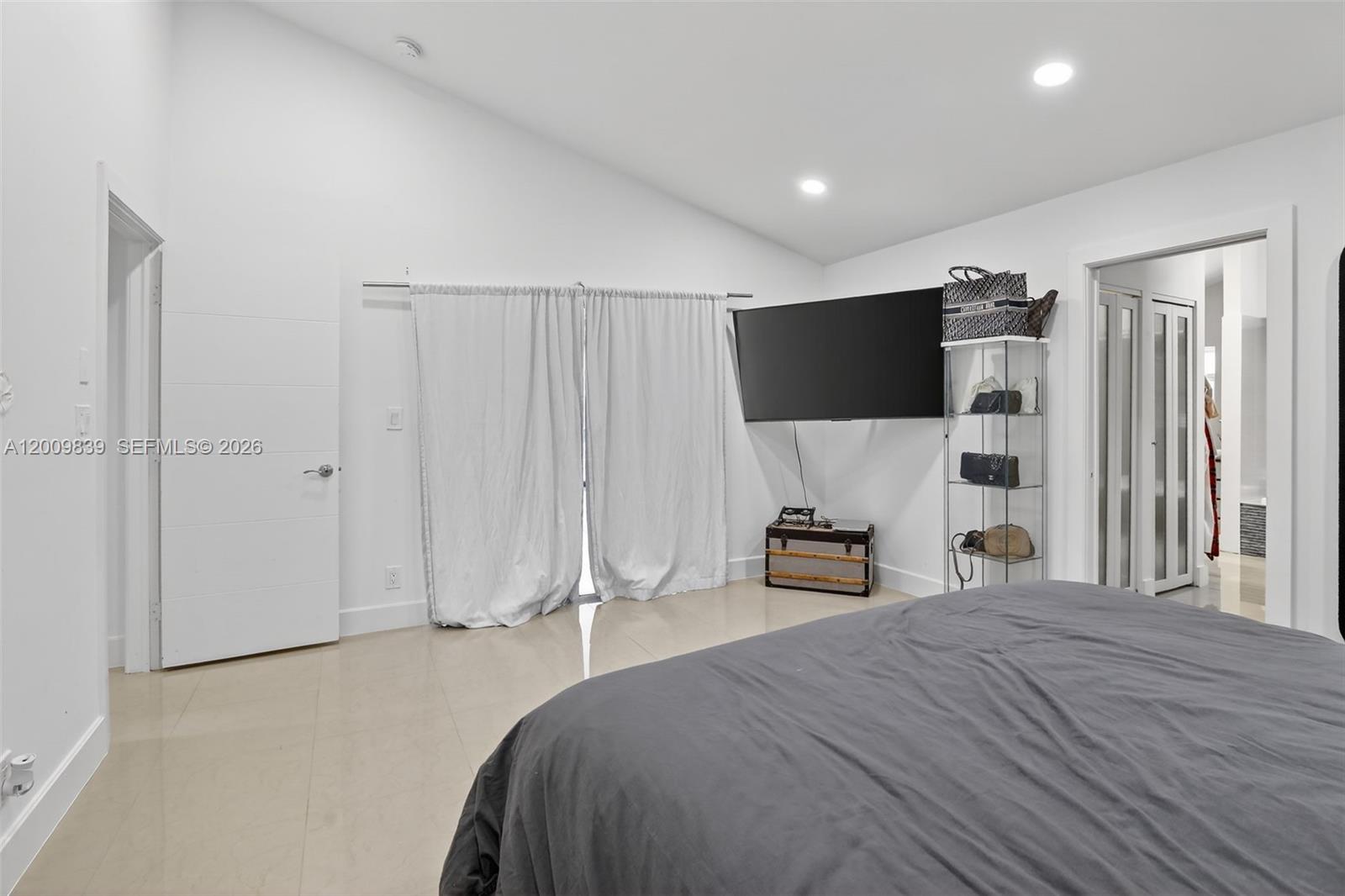 HOLLYWOOD HILLS NORTH SEC - Residential