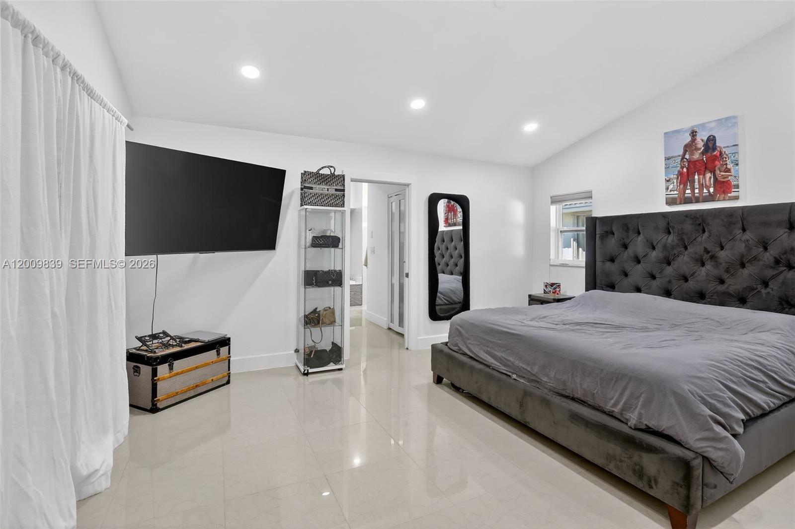 HOLLYWOOD HILLS NORTH SEC - Residential