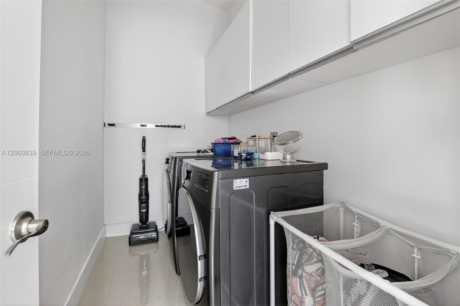 HOLLYWOOD HILLS NORTH SEC - Residential