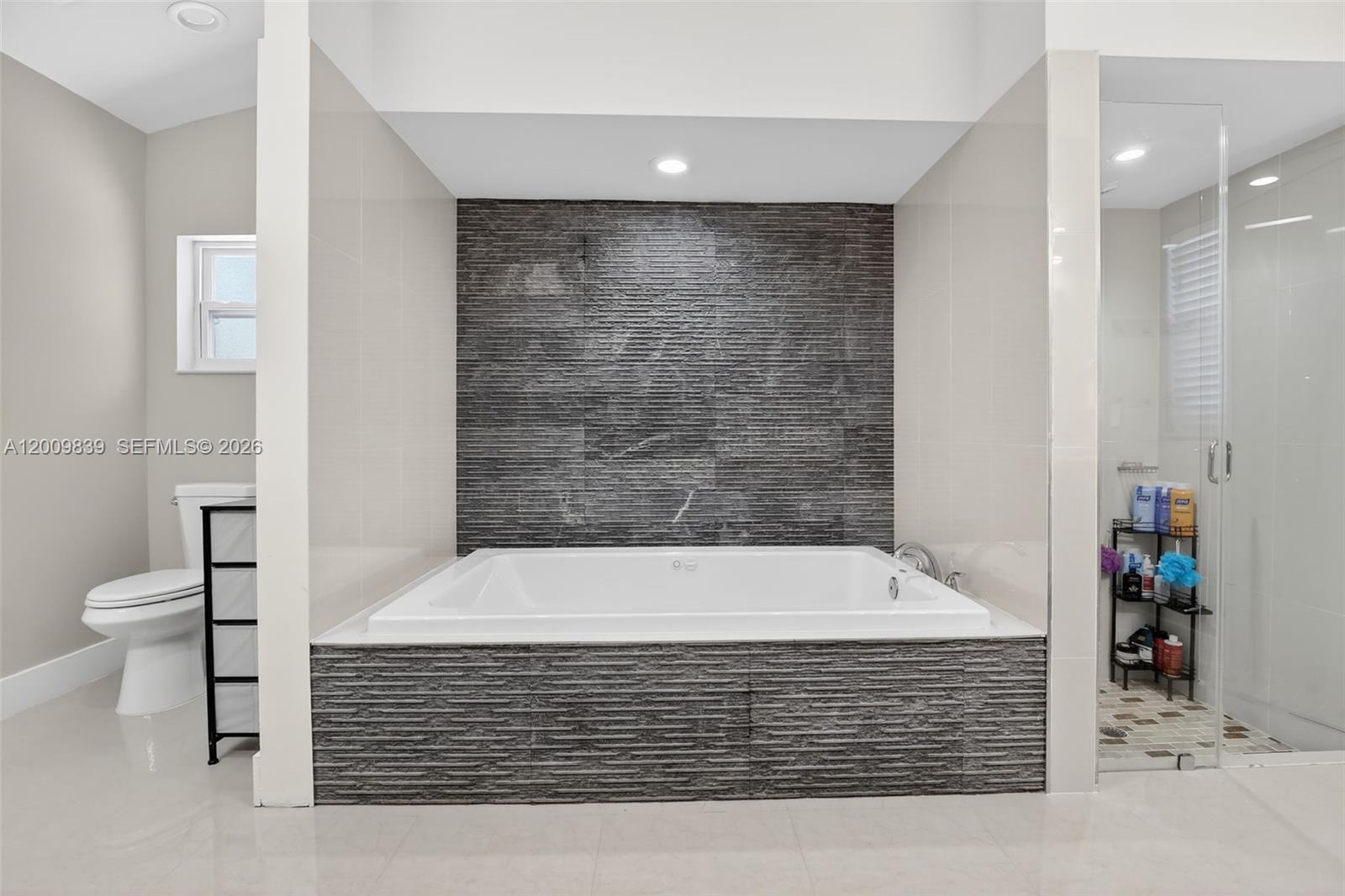 HOLLYWOOD HILLS NORTH SEC - Residential