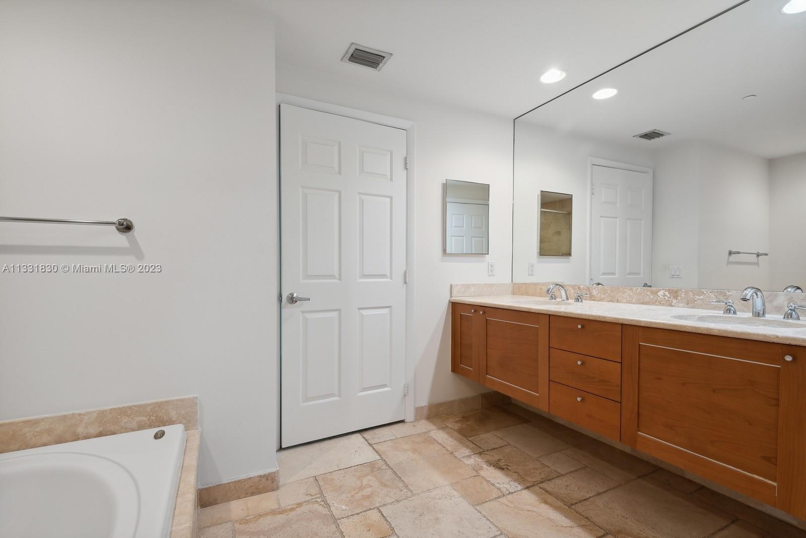 THE PORT RESIDENCES - Residential Lease