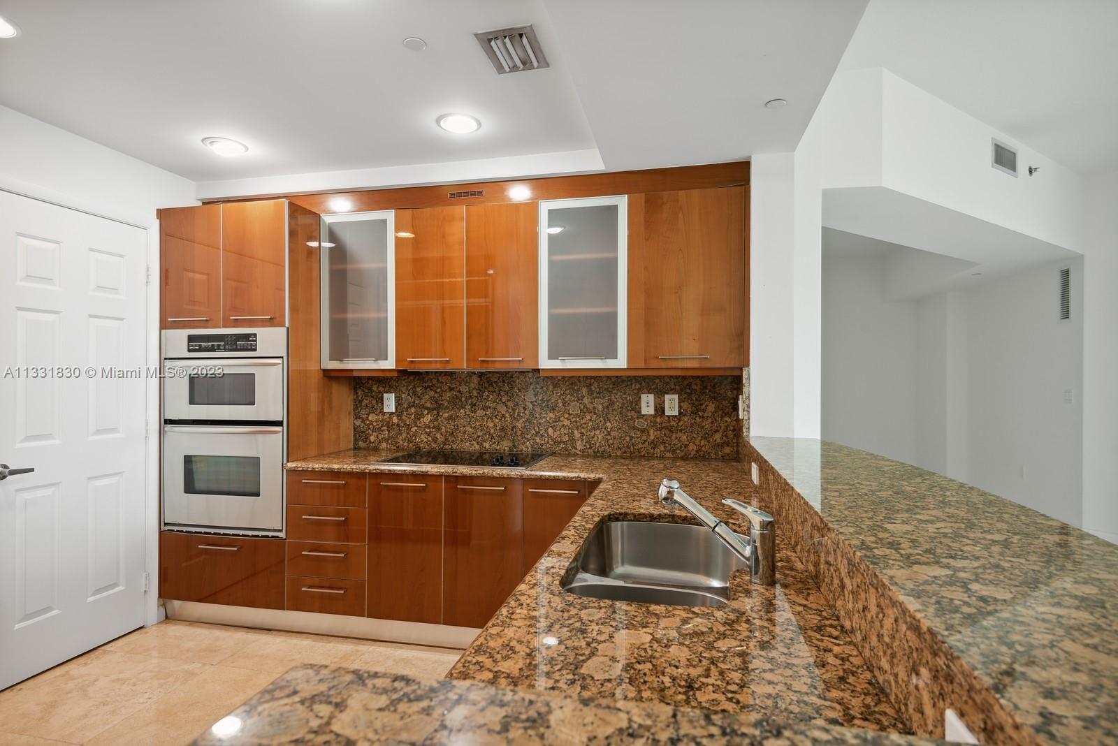 THE PORT RESIDENCES - Residential Lease