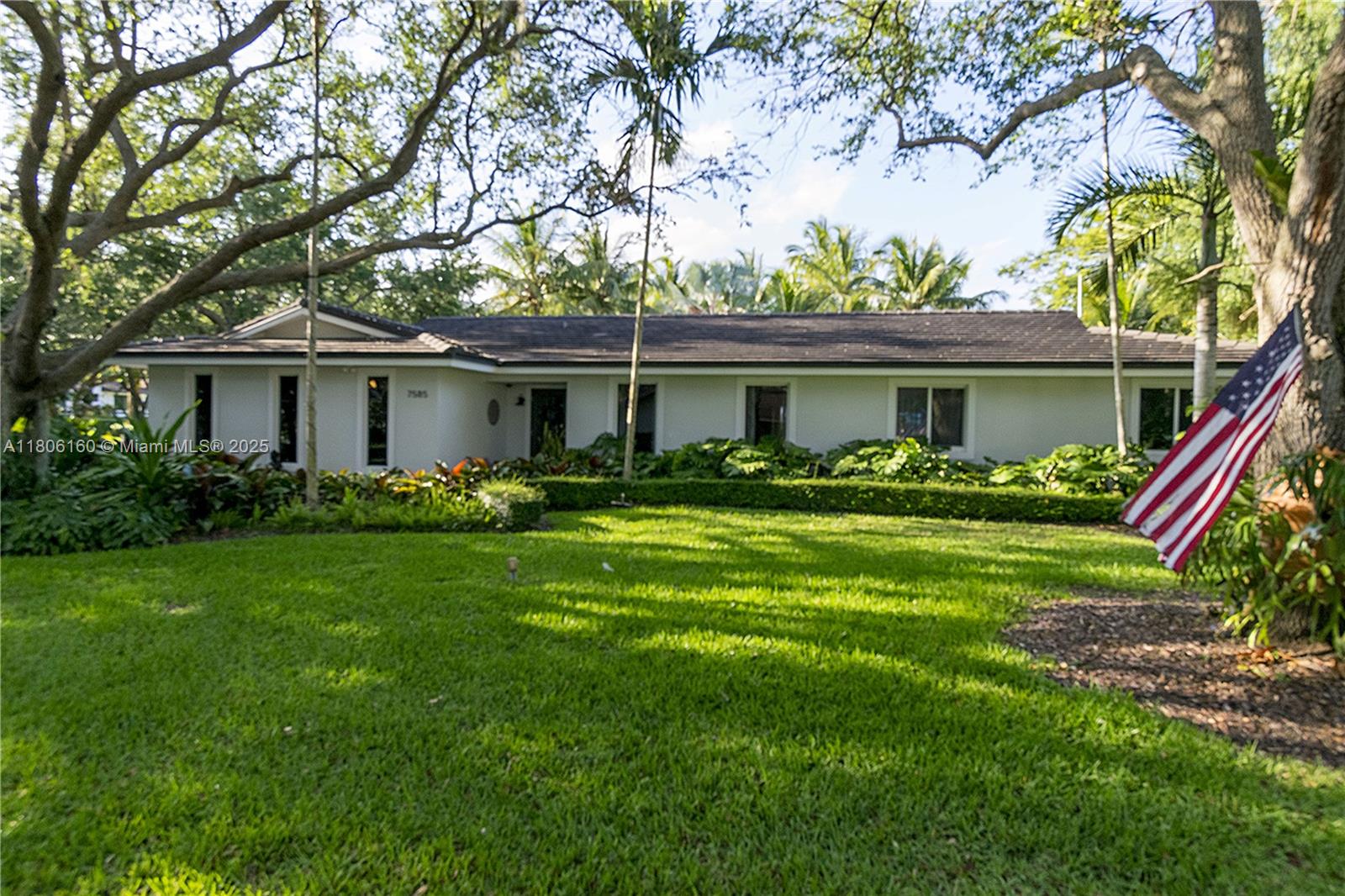 Rental Property at 7585 Sw 163rd St, Palmetto Bay, Miami-Dade County, Florida - Bedrooms: 4 
Bathrooms: 2  - $8,350 MO.