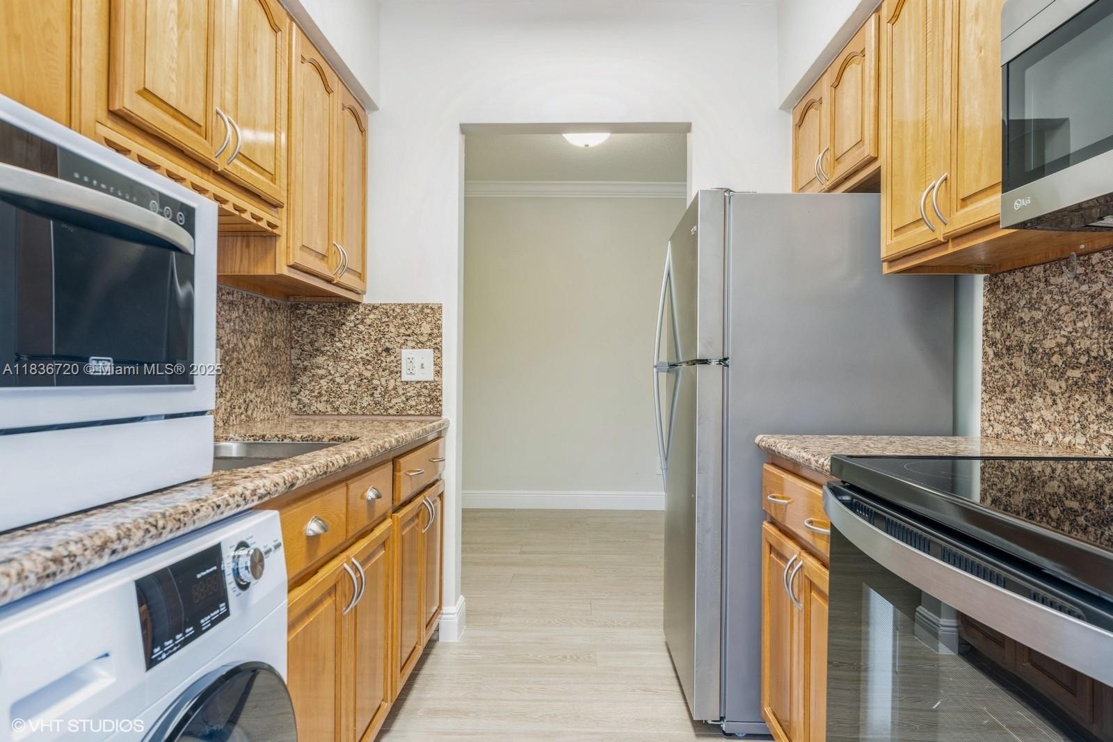 21 Edgewater Dr 206