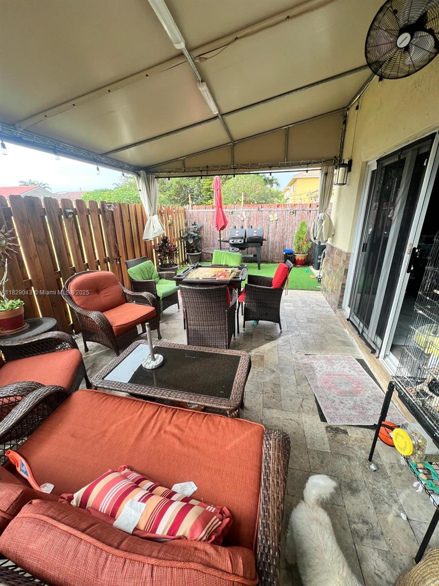 TWIN LAKE SHORES CENTRAL - Residential