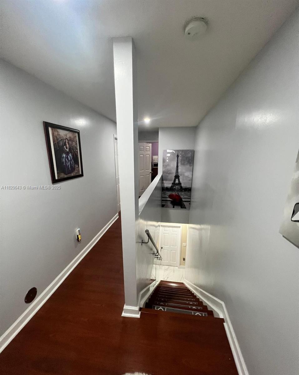 TWIN LAKE SHORES CENTRAL - Residential