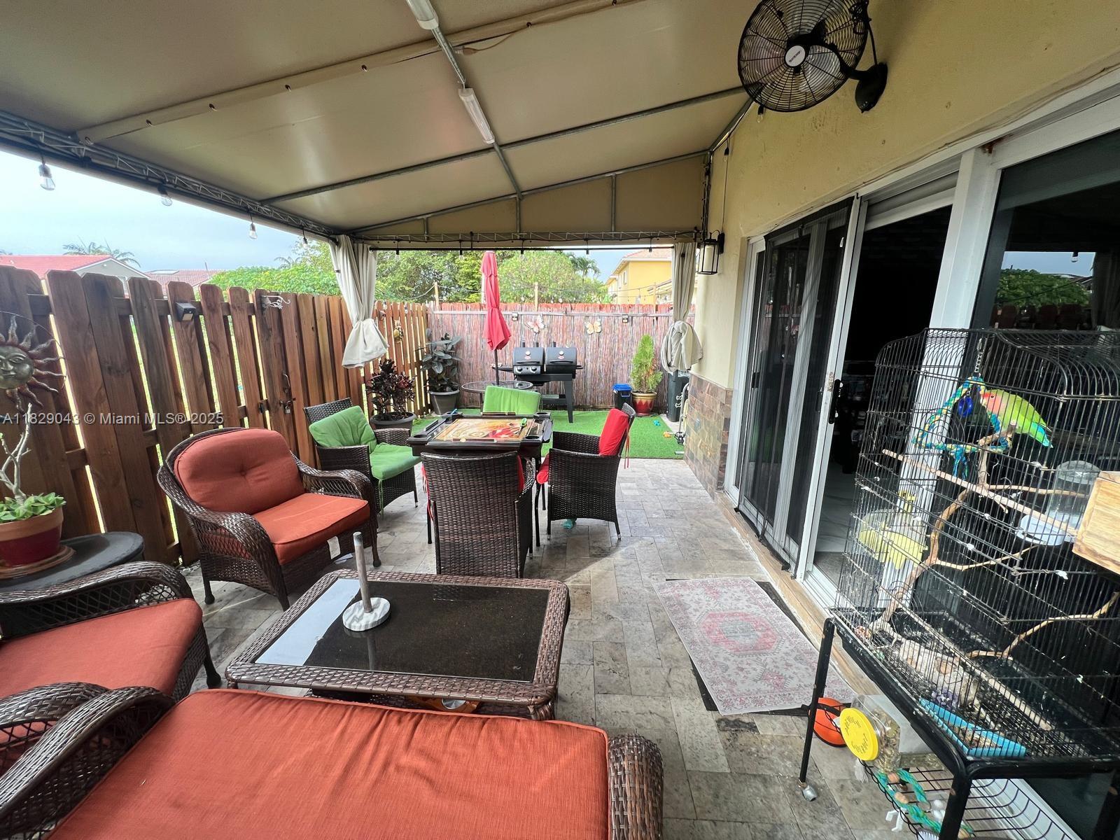 TWIN LAKE SHORES CENTRAL - Residential