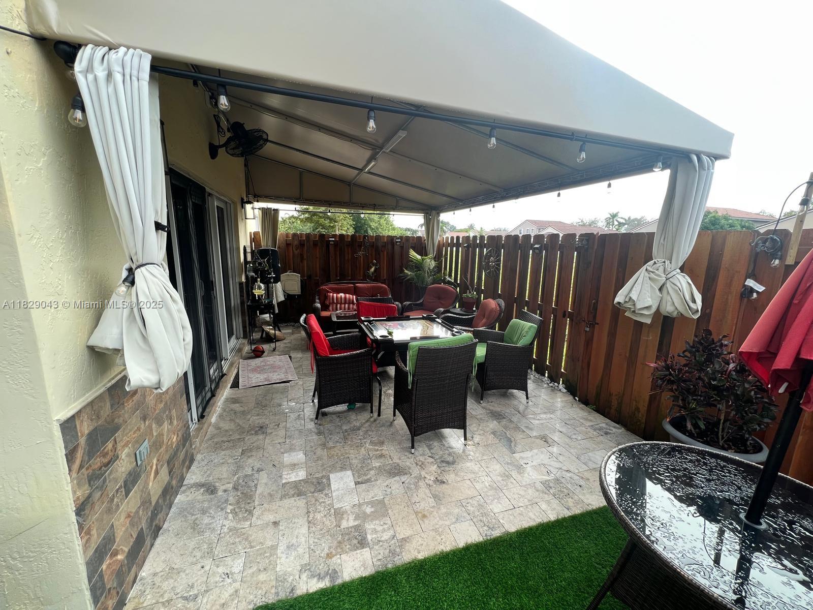 TWIN LAKE SHORES CENTRAL - Residential