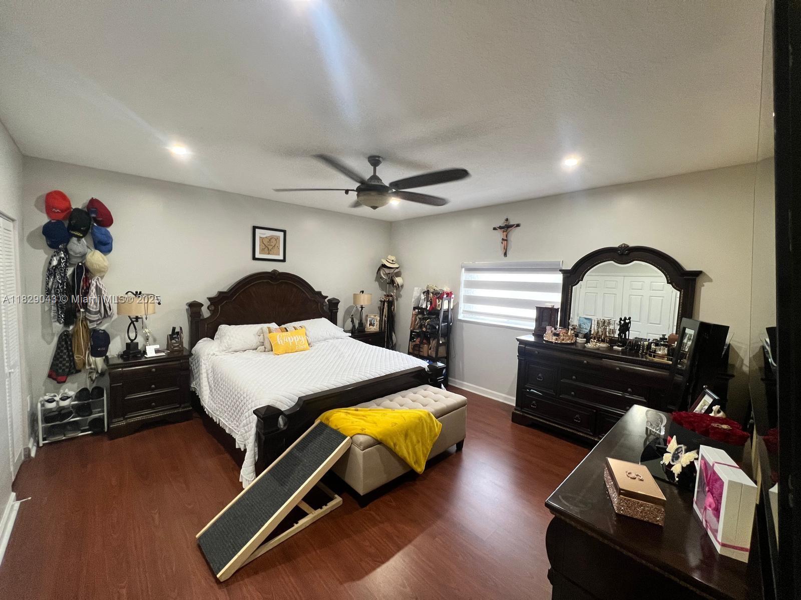 TWIN LAKE SHORES CENTRAL - Residential