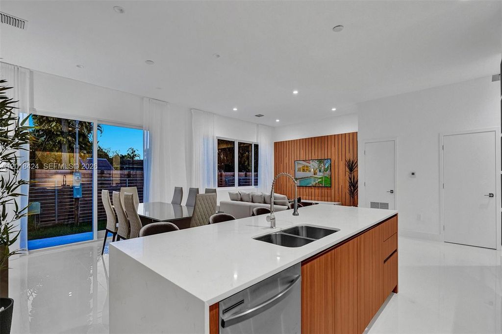 Photo of 1801 NE 13th St #1821, Fort Lauderdale, FL 33304 (MLS # A12018424)