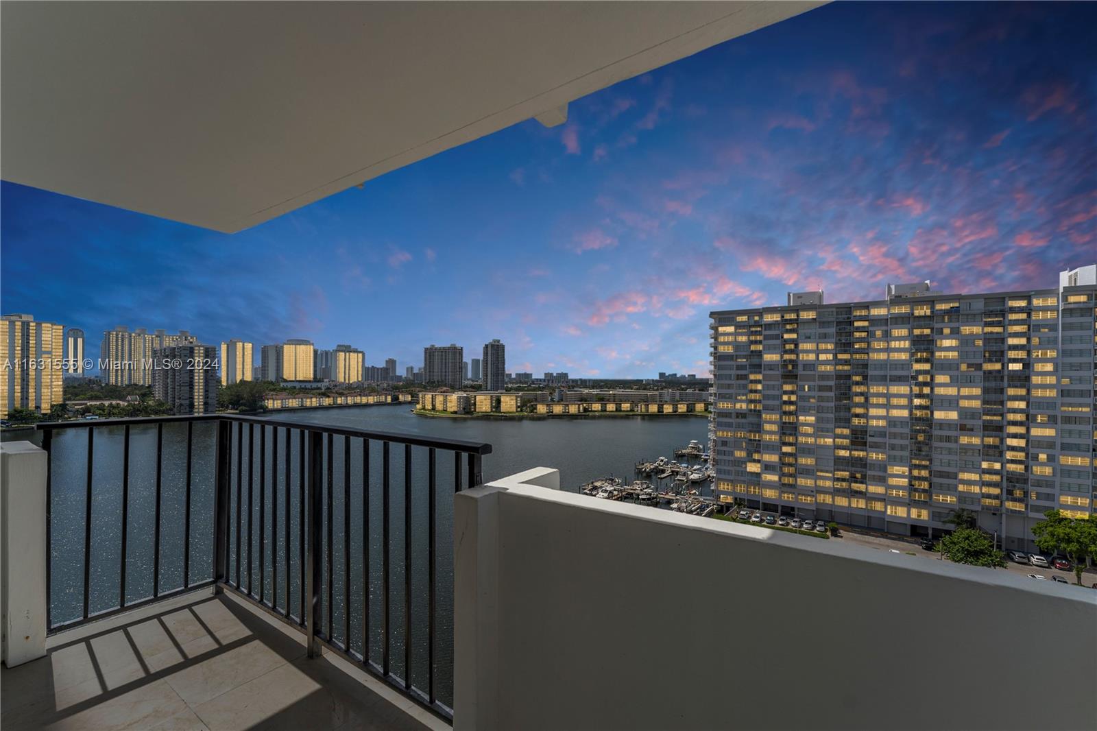 2780 Ne 183 Street 1414, Aventura, Miami-Dade County, Florida - 2 Bedrooms  
2 Bathrooms - 