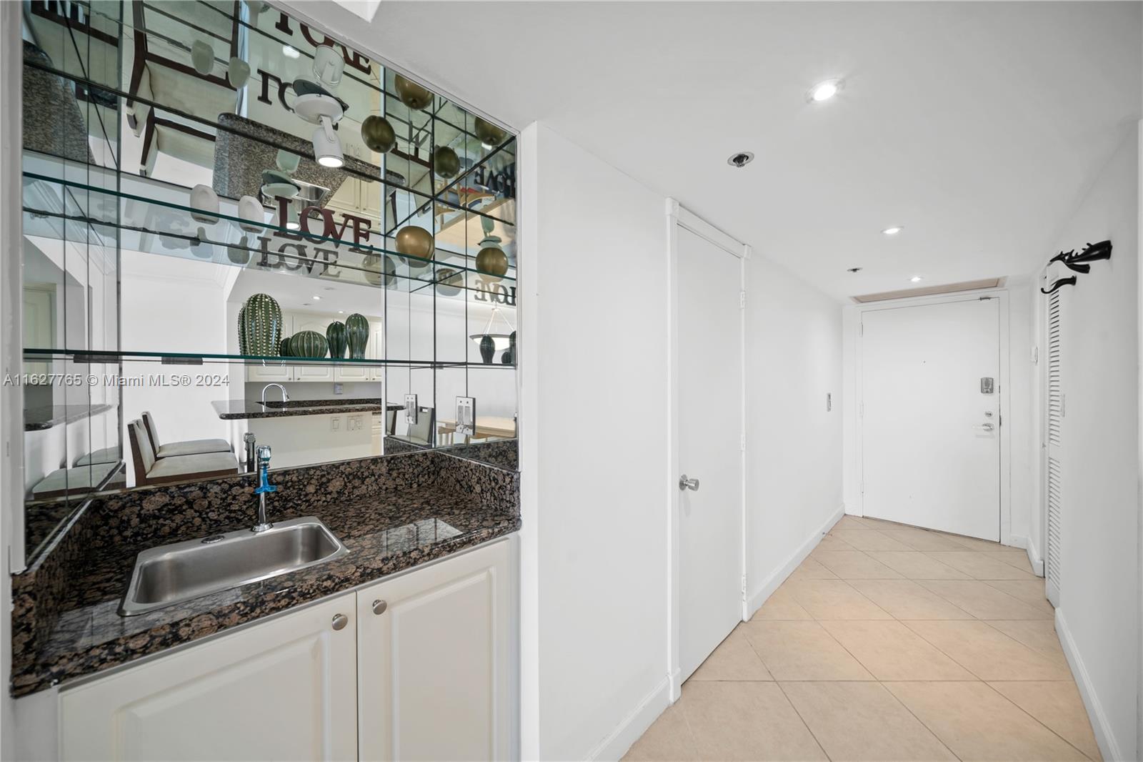 VENETIA CONDO - Residential
