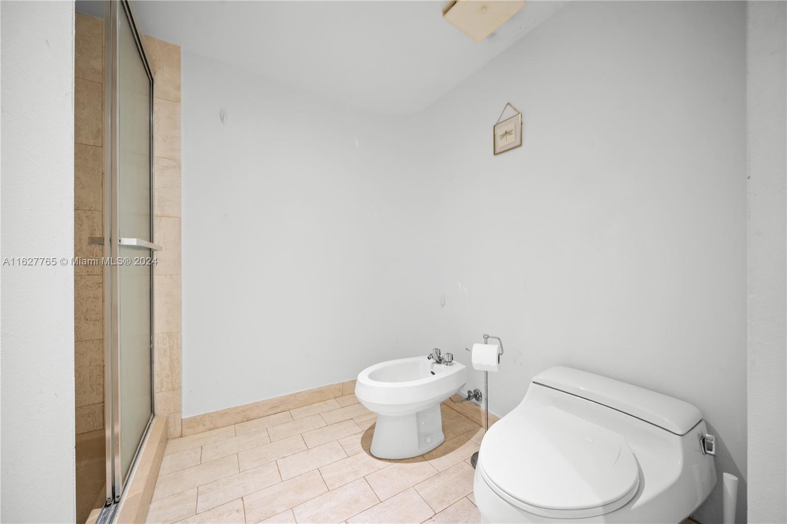 VENETIA CONDO - Residential
