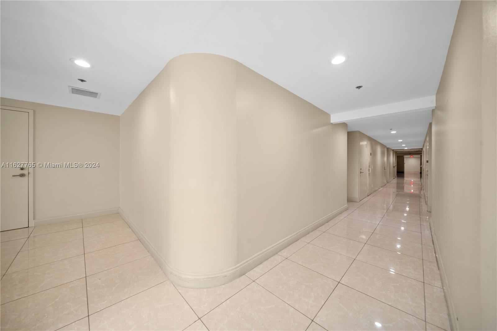 VENETIA CONDO - Residential