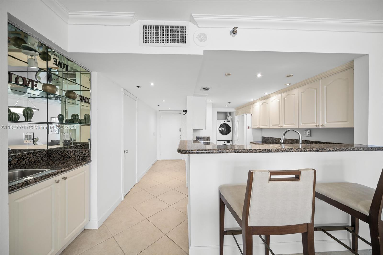 VENETIA CONDO - Residential