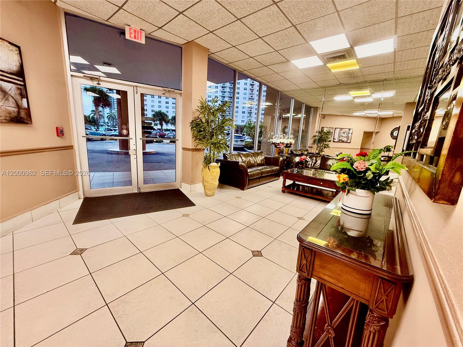 IMPERIAL TOWERS CONDO - Residential