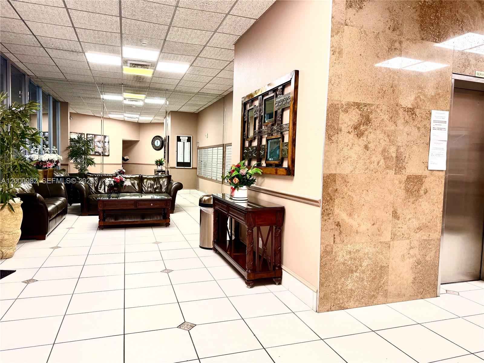 IMPERIAL TOWERS CONDO - Residential