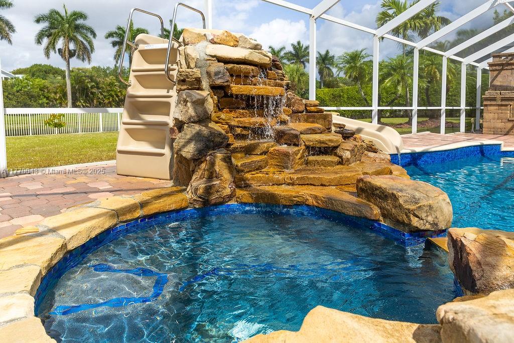 COUNTRY GLEN - Residential