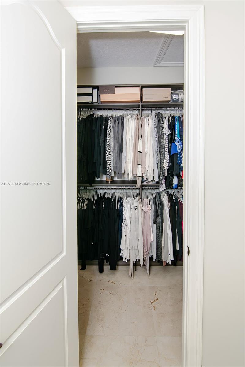 COUNTRY GLEN - Residential