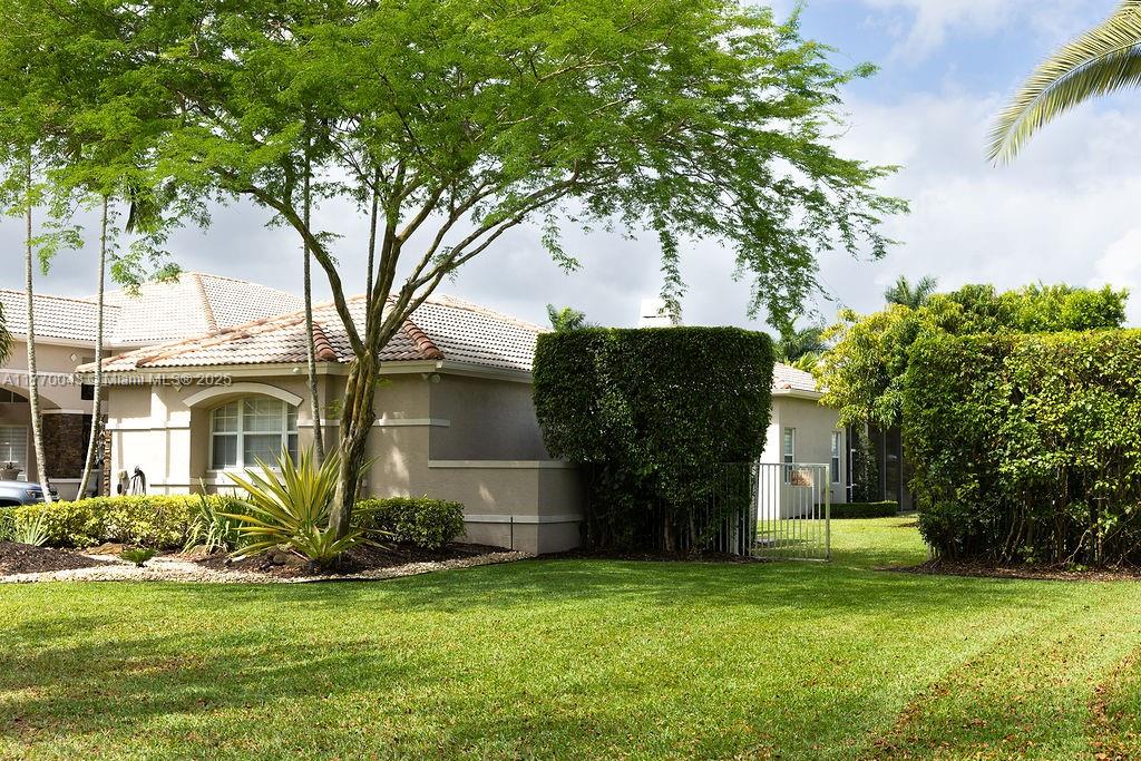 COUNTRY GLEN - Residential