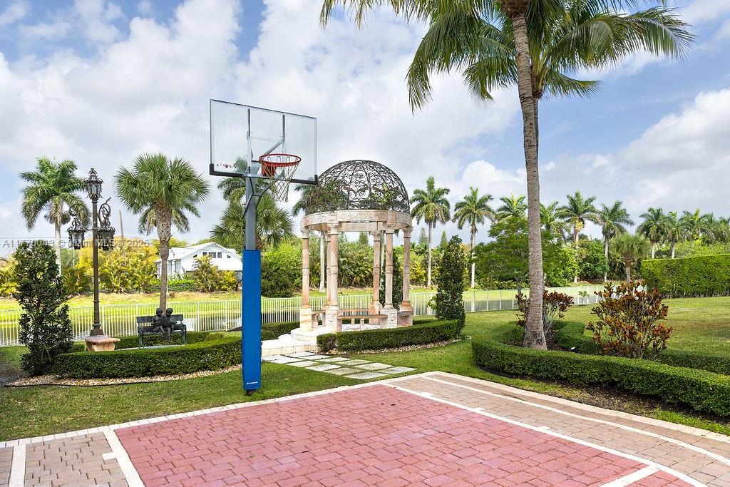 COUNTRY GLEN - Residential