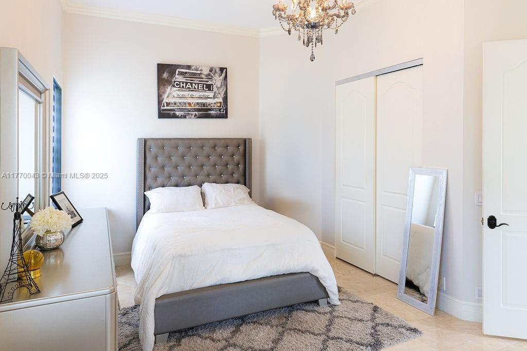 COUNTRY GLEN - Residential