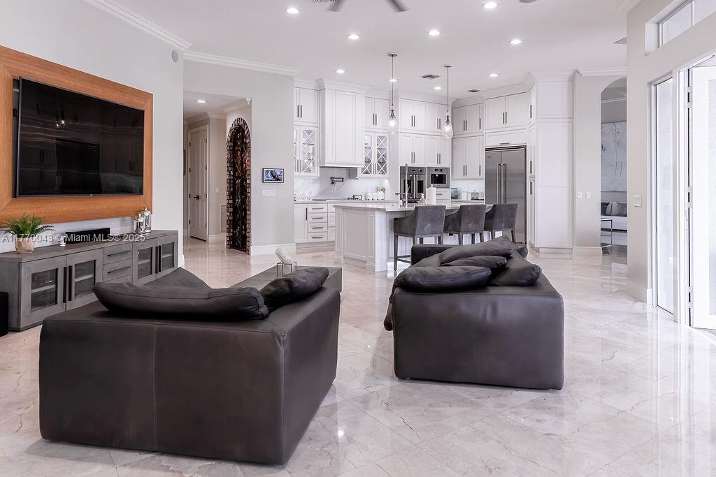 COUNTRY GLEN - Residential